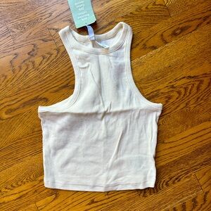 Cropped razor back tank